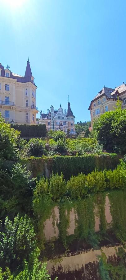 Aparthotel Rezidence Sadova Karlowe Wary Zewnętrze zdjęcie